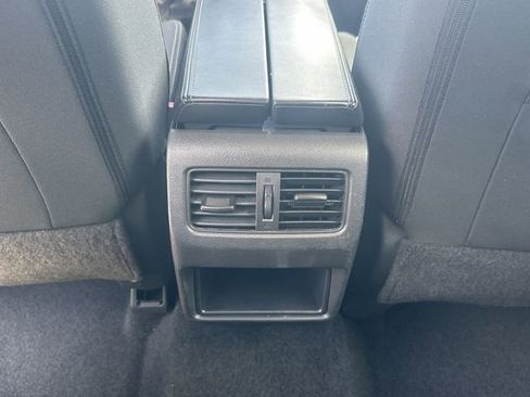 Used 2023 Nissan Rogue S FWD image 14