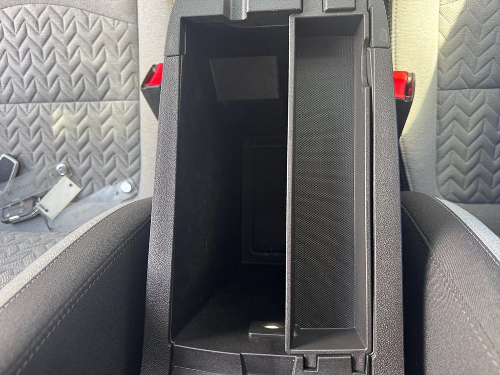 Used 2022 Chevrolet Equinox LS FWD image 26