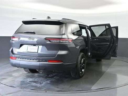 Used 2025 Jeep Grand Cherokee L Altitude AWD/4WD image 40