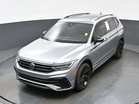 Used 2023 Volkswagen Tiguan SE R-Line FWD image 38
