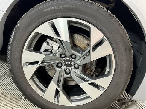 Certified 2022 Audi e-tron Premium Plus w/ Premium Plus Package image 31