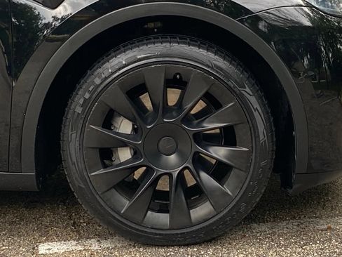 Used 2022 Tesla Model Y Long Range AWD/4WD image 13