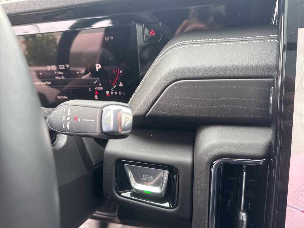 Used 2025 GMC Yukon AT4 Ultimate AWD/4WD image 24