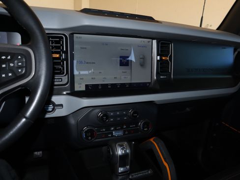 Certified 2023 Ford Bronco Badlands w/ Sasquatch Package AWD/4WD image 21