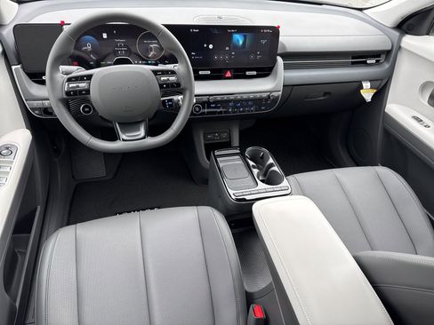 Used 2025 Hyundai Ioniq 5 SEL image 19