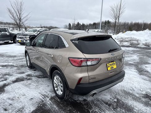 Used 2020 Ford Escape SE image 8