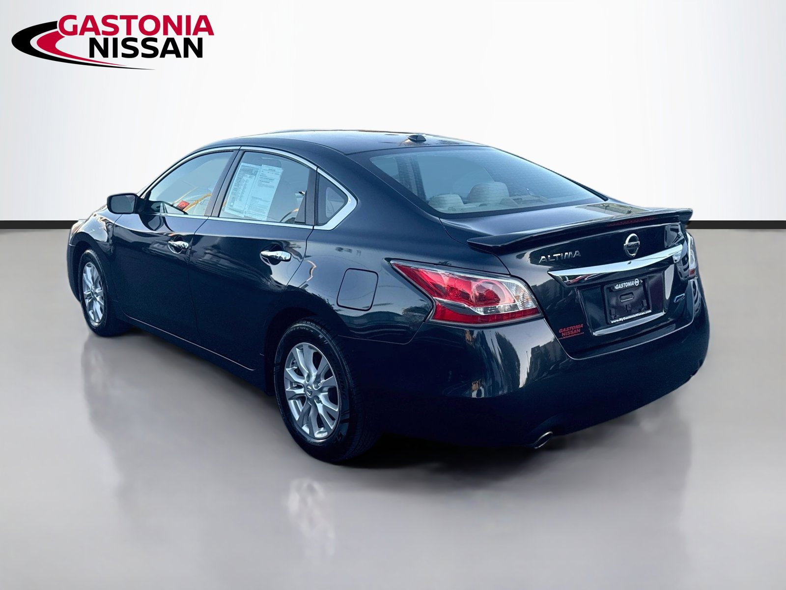 Used 2014 Nissan Altima 2.5 S w/ Sport Value Package FWD image 6
