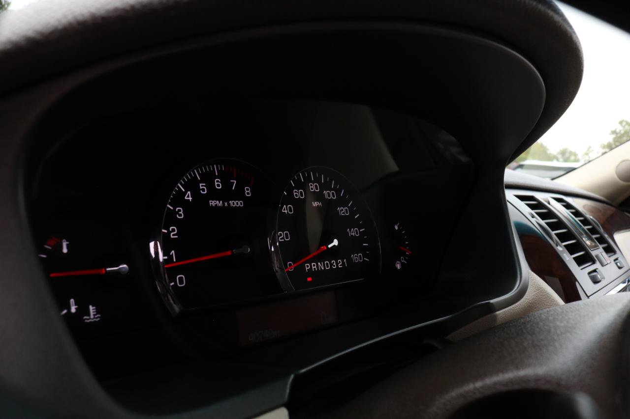 Used 2009 Cadillac DTS w/ Sun And Sound Package FWD image 24