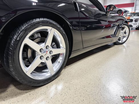 Used 2005 Chevrolet Corvette Convertible w/ Preferred Equipment Group RWD image 46