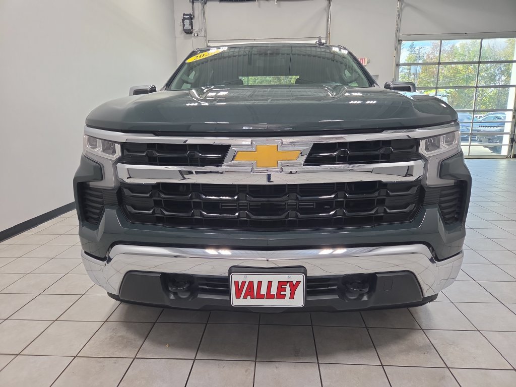 Used 2025 Chevrolet Silverado 1500 LT AWD/4WD image 7