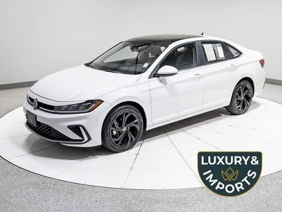 Used 2025 Volkswagen Jetta SE w/ Black Wheel Package