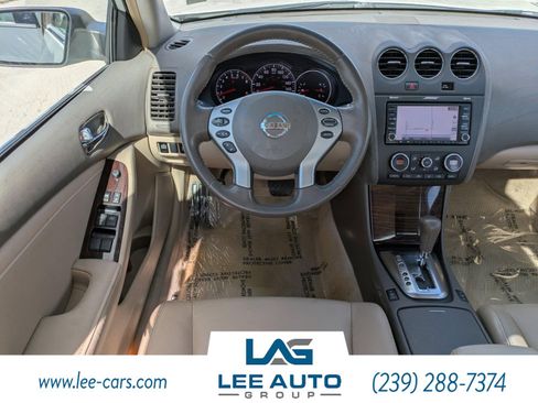 Used 2011 Nissan Altima 3.5 SR w/ 3.5SR Premium Pkg image 12