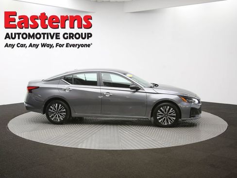 Used 2024 Nissan Altima 2.5 SV image 44