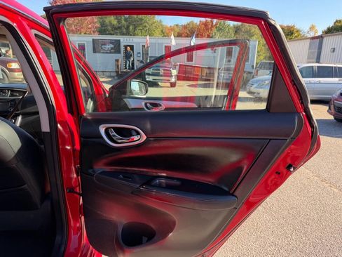 Used 2015 Nissan Sentra SR w/ SR Premium Package image 11