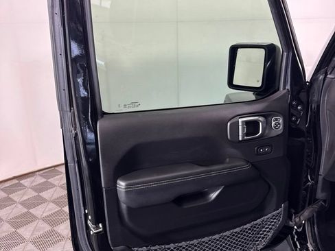 Used 2023 Jeep Wrangler Unlimited Sahara w/ LED Lighting Group AWD/4WD image 33