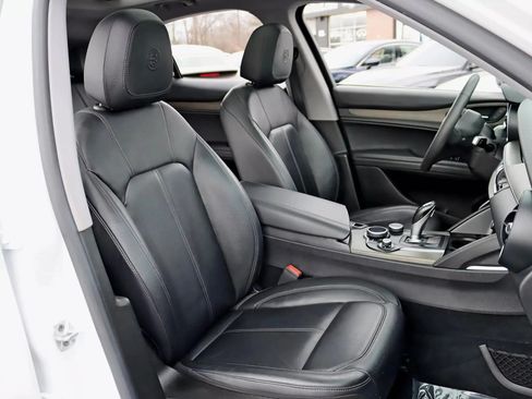 Used 2018 Alfa Romeo Stelvio Ti AWD/4WD image 17