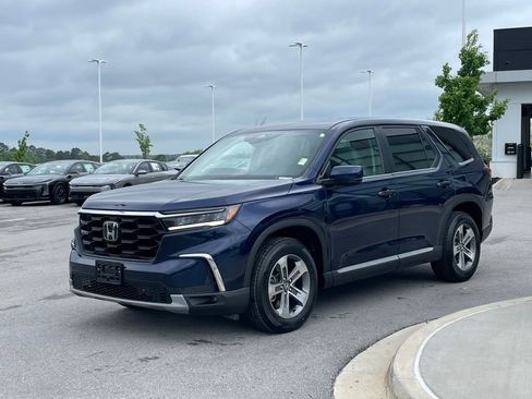Used 2025 Honda Pilot EX-L image 4