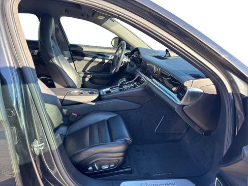Used 2018 Porsche Panamera image 22