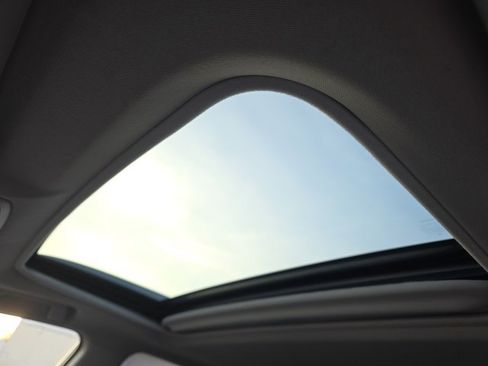 Used 2018 Toyota RAV4 XLE image 2