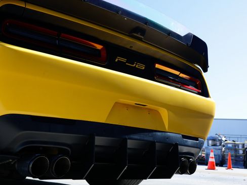 Used 2017 Dodge Challenger R/T w/ Sound Group image 39