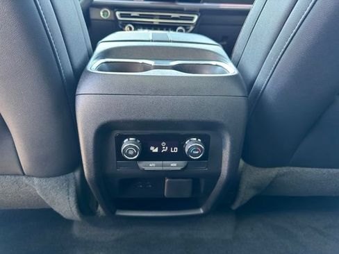 Used 2026 Chevrolet Traverse Z71 w/ Driver Confidence Package AWD/4WD image 11