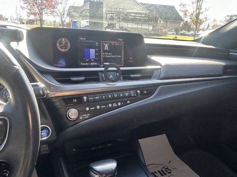 Used 2021 Lexus ES 300h w/ Accessory Package 2 image 17