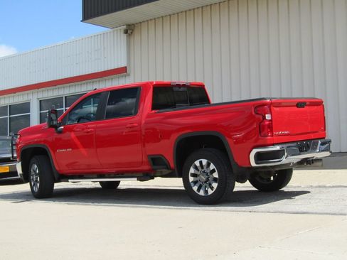 Used 2023 Chevrolet Silverado 2500 LT AWD/4WD image 10