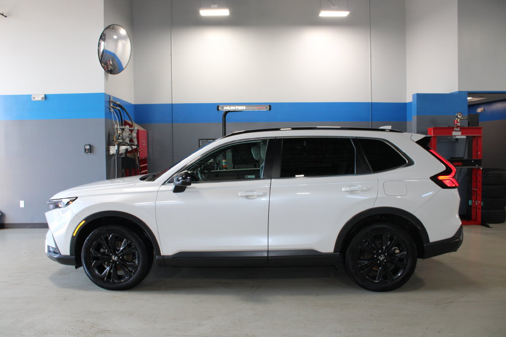 Used 2023 Honda CR-V Sport Touring image 9