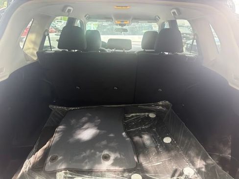 Used 2023 Nissan Rogue S AWD/4WD image 15