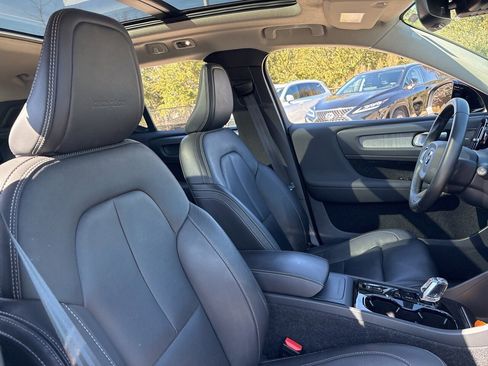 Used 2021 Volvo XC40 T5 Inscription w/ Protection Package Premier image 12