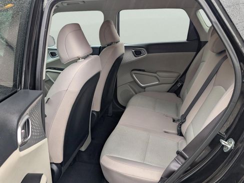 Certified 2022 Kia Soul LX image 13