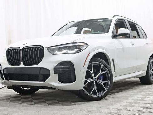 Used 2022 BMW X5 xDrive40i w/ M Sport Package AWD/4WD image 6