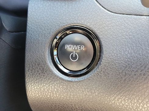 Used 2025 Toyota Camry LE image 31