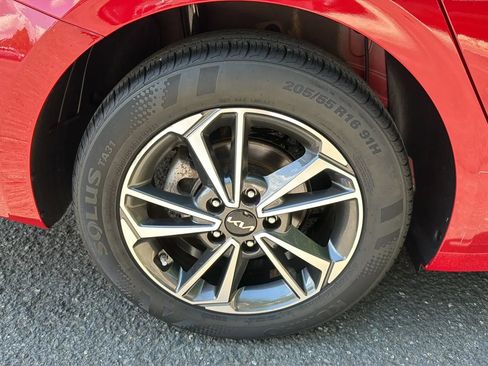 Used 2023 Kia Forte LXS w/ LXS Technology Package FWD image 11