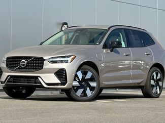 New 2025 Volvo XC60 T8 Plus w/ Protection Package Premier video 1