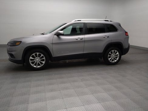 Used 2019 Jeep Cherokee Latitude w/ Popular Appearance Group FWD image 2