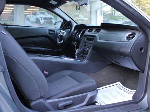 Used 2014 Ford Mustang Coupe RWD image 16