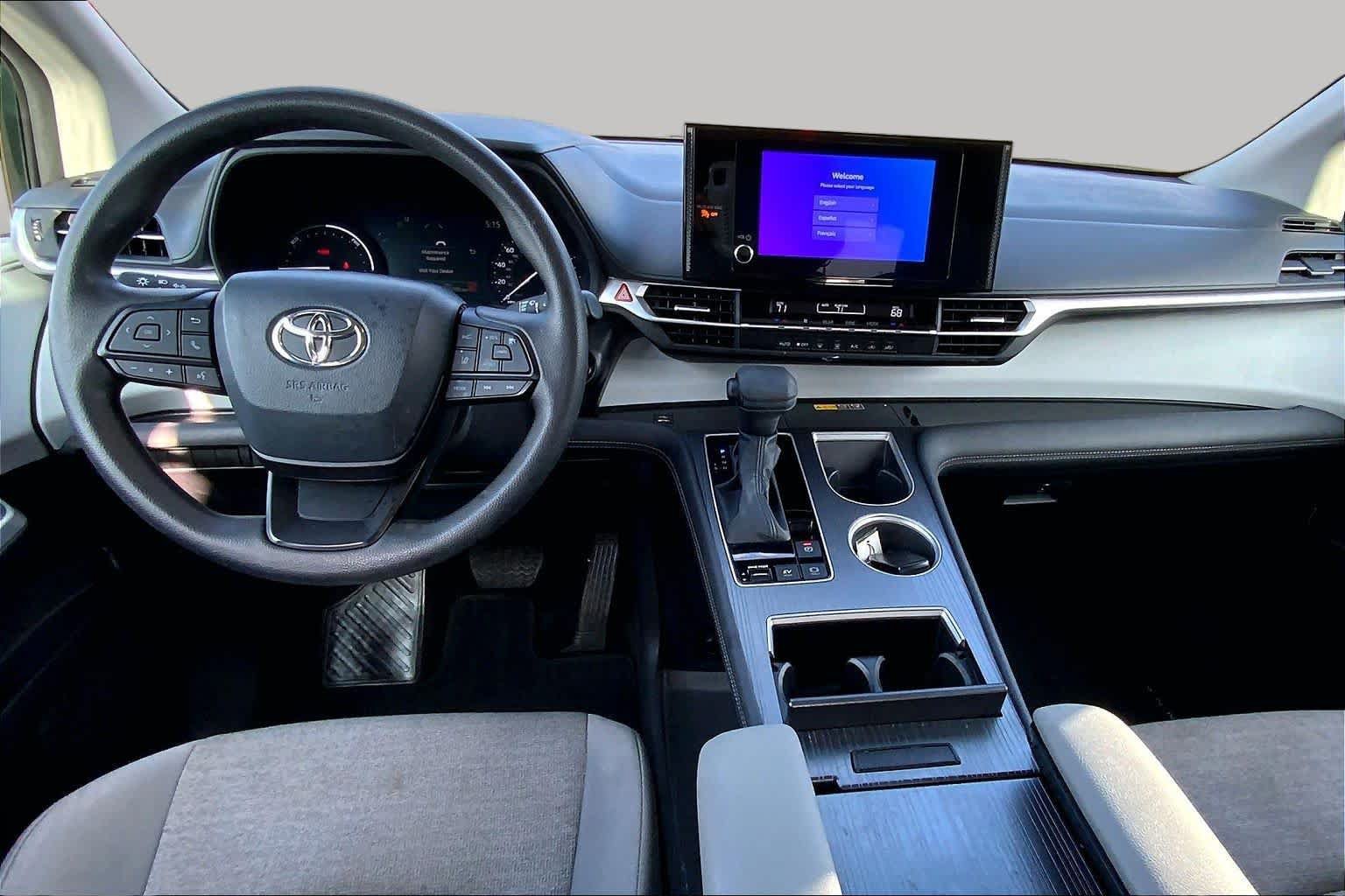 Certified 2025 Toyota Sienna LE w/ LE Plus Package FWD image 16