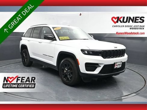Used 2025 Jeep Grand Cherokee Altitude AWD/4WD image 1