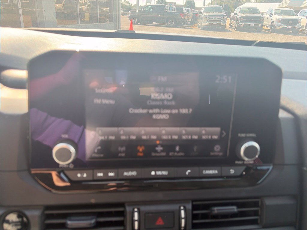 Used 2025 Nissan Pathfinder S AWD/4WD image 22