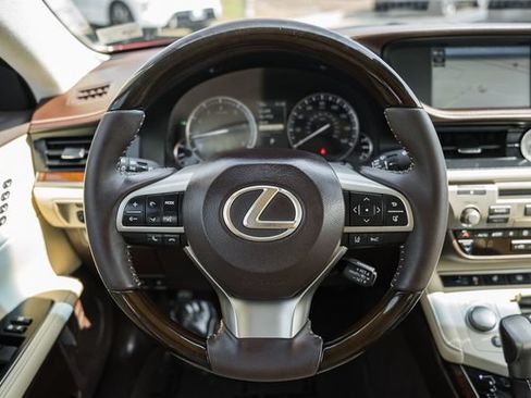 Used 2017 Lexus ES 350 FWD image 32