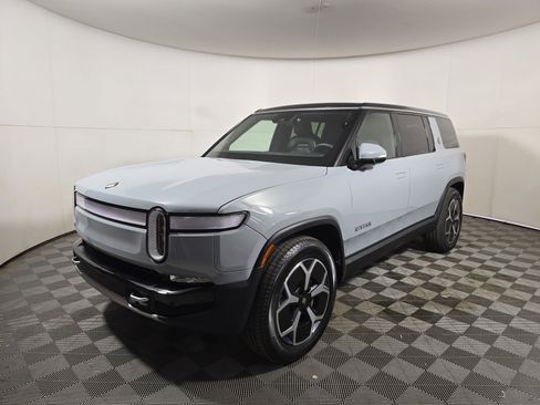 Used 2024 Rivian R1S Adventure AWD/4WD image 1