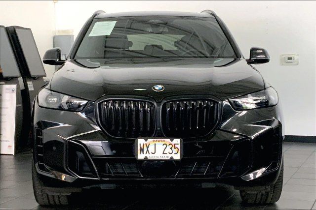 Used 2024 BMW X5 sDrive40i w/ M Sport Package RWD image 3