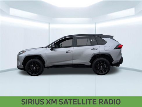 Used 2025 Toyota RAV4 XSE AWD/4WD image 2