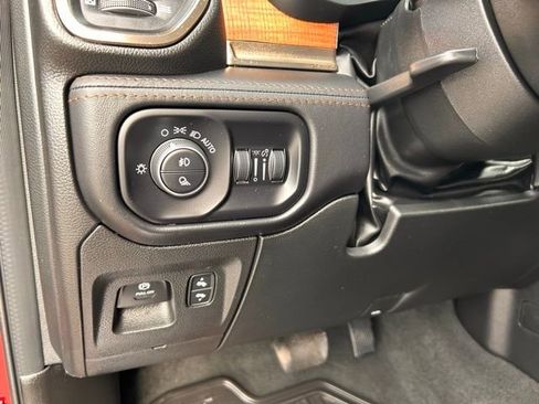 Used 2024 RAM 1500 Limited image 28
