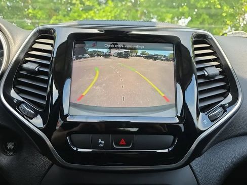 Used 2020 Jeep Cherokee Limited AWD/4WD image 33