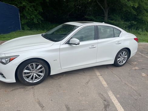 Used 2016 INFINITI Q50 3.0t Premium w/ Driver Assistance Package RWD image 25