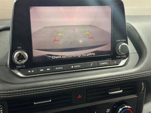 Used 2022 Nissan Rogue S FWD image 13