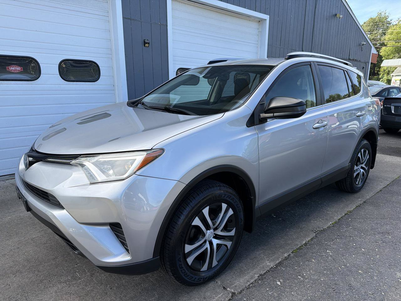 Used 2018 Toyota RAV4 LE w/ All Weather Liner Package AWD/4WD image 1