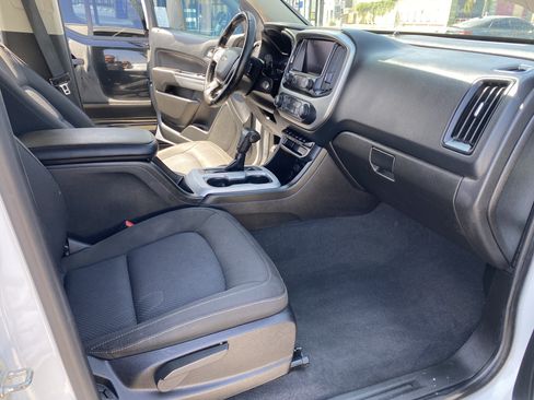 Used 2020 Chevrolet Colorado LT w/ Safety Package RWD image 26